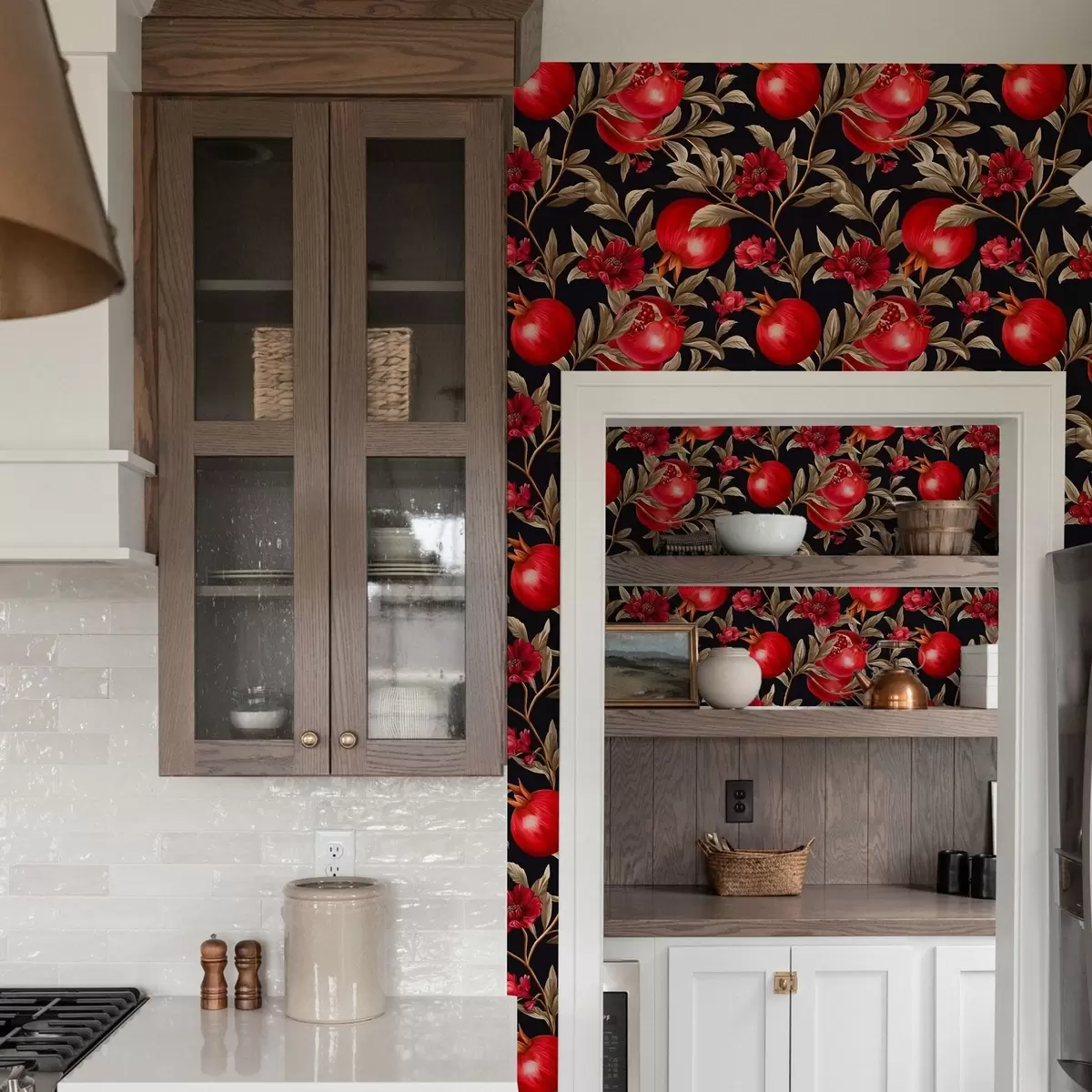 Papel pintado Granadas y flores sobre fondo oscuro de estilo mediterráneo a00115
