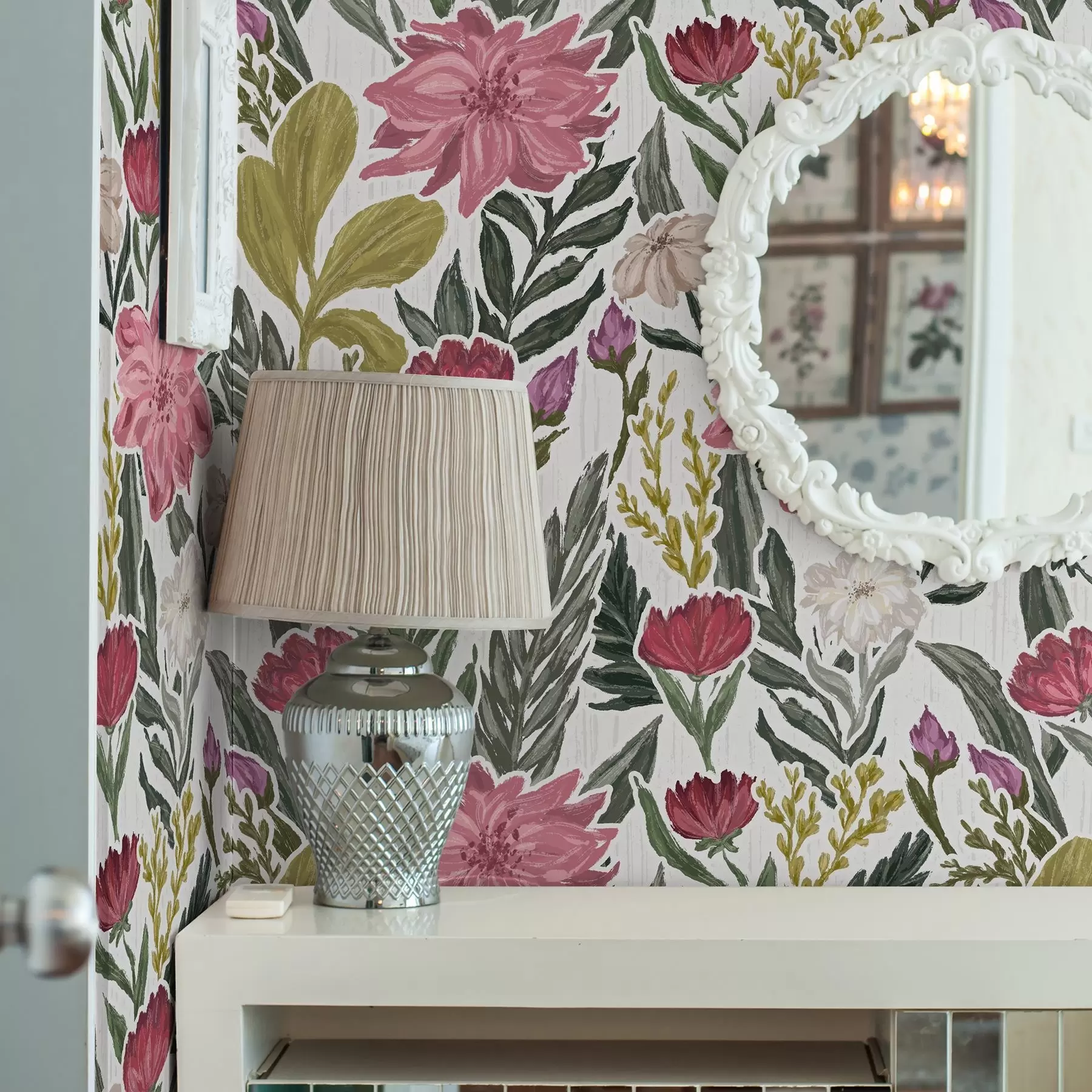 murales de pared Exuberantes flores rosas y crema sobre fondo blanco, textura impasto a00629v1