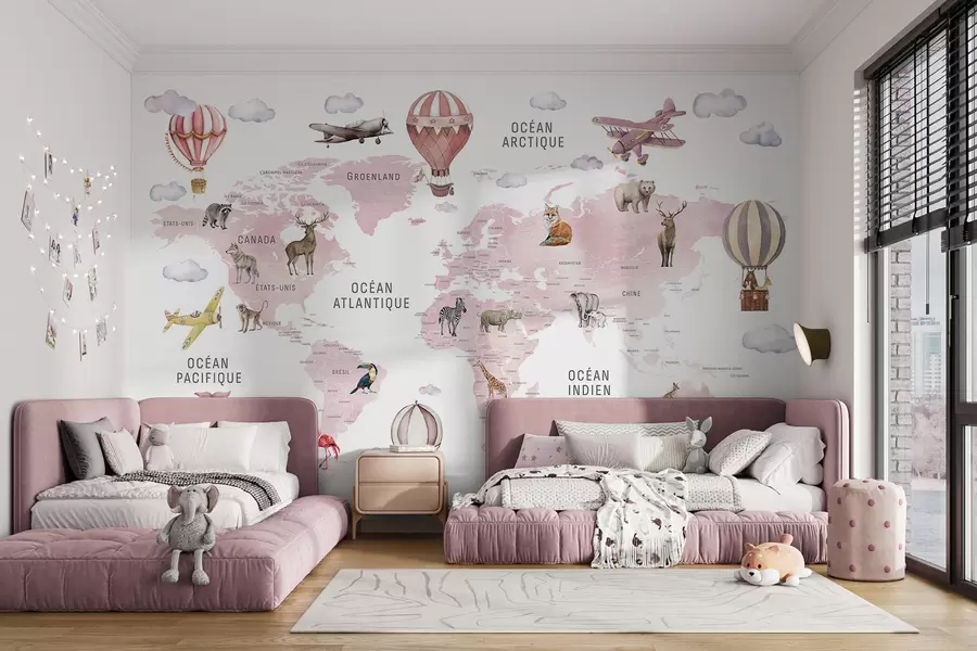 murales de pared Mapa infantil en estilo acuarela con animales y globos aerostáticos. En francés. Color rosa. c00001frv3