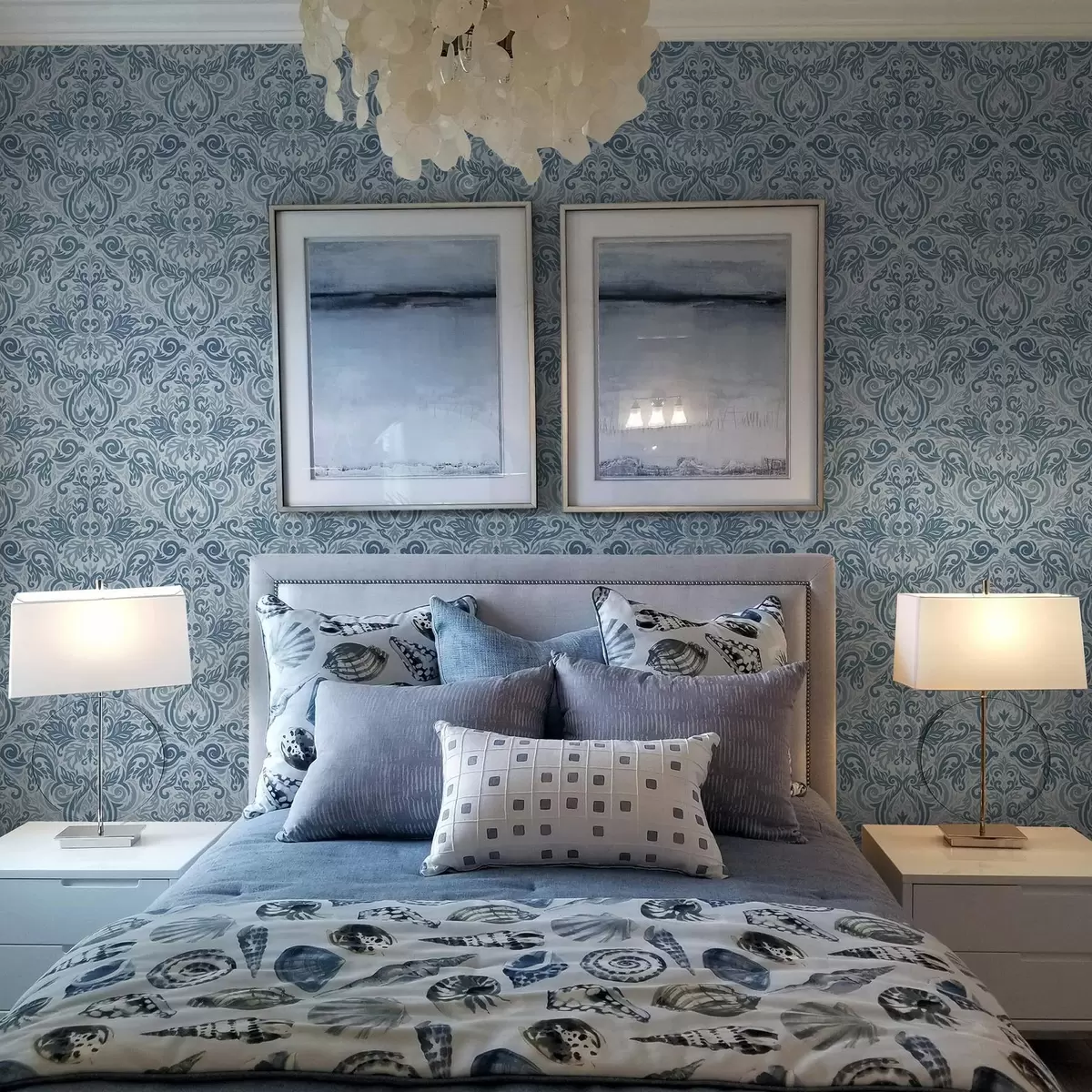 Papel pintado Damasco clásico, azul oscuro sobre azul claro. a00826