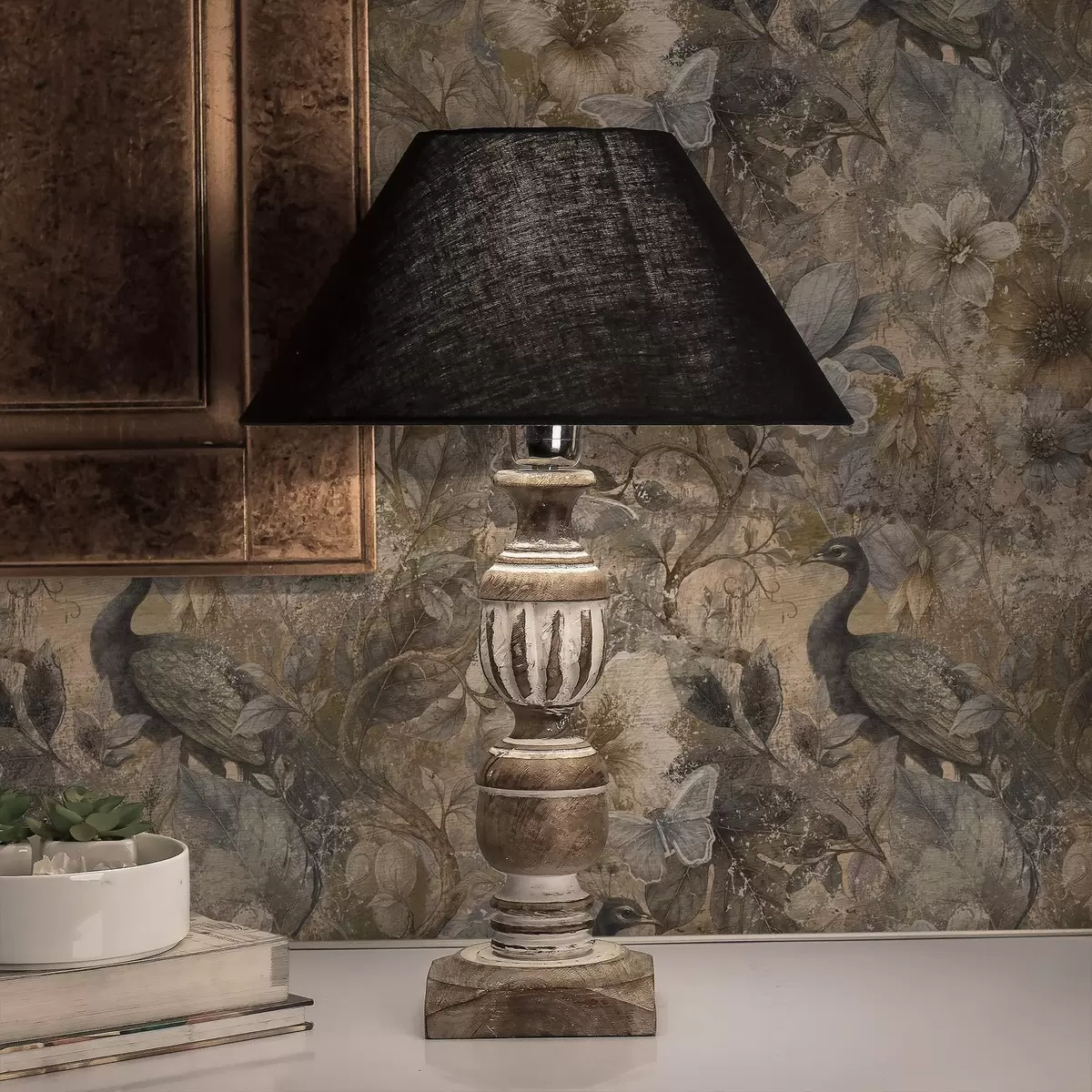 Papel pintado Collage floral envejecido con pavos reales y mariposas a00897